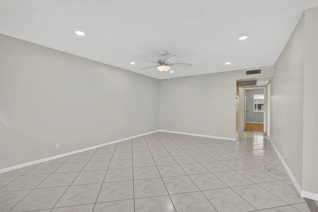 149 Hastings I West Palm Beach FL 33417