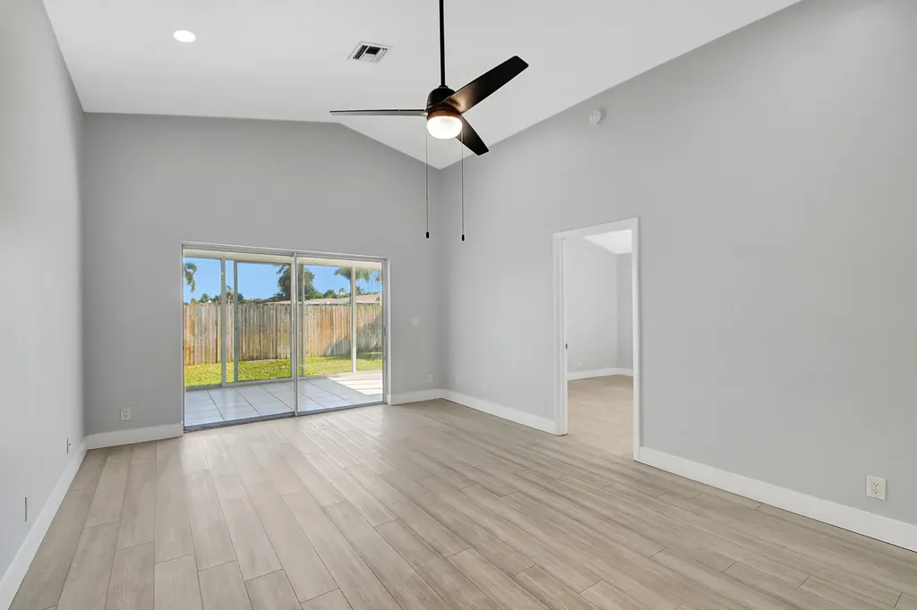 215 NW 40th Avenue Delray Beach FL 33445