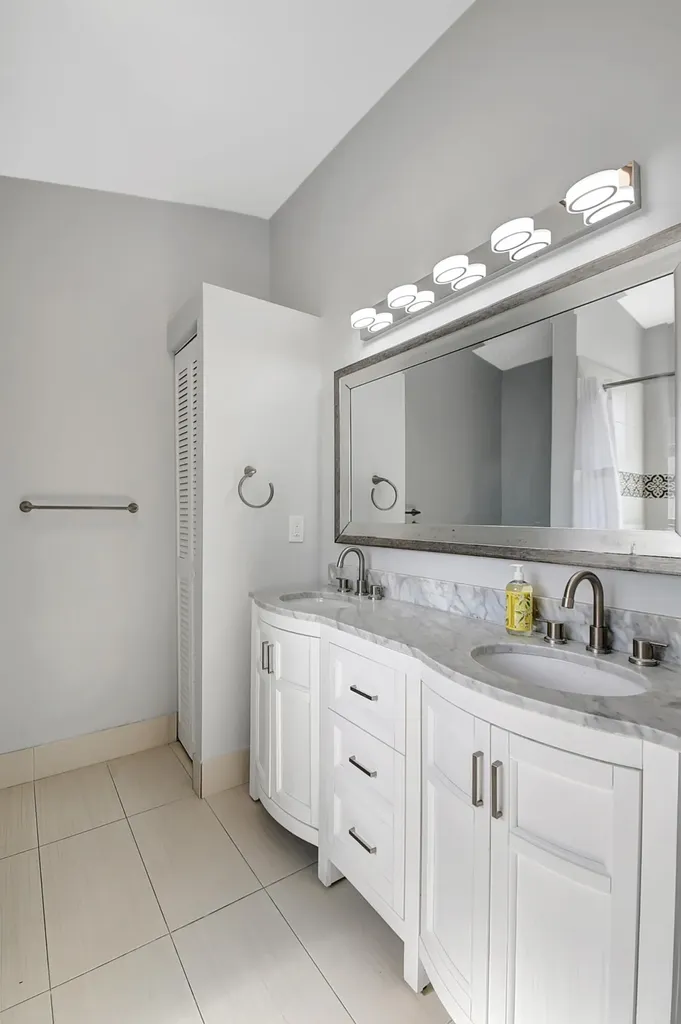 215 NW 40th Avenue Delray Beach FL 33445