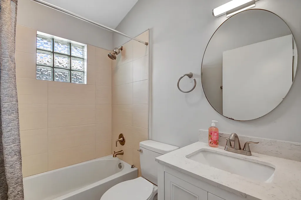 215 NW 40th Avenue Delray Beach FL 33445