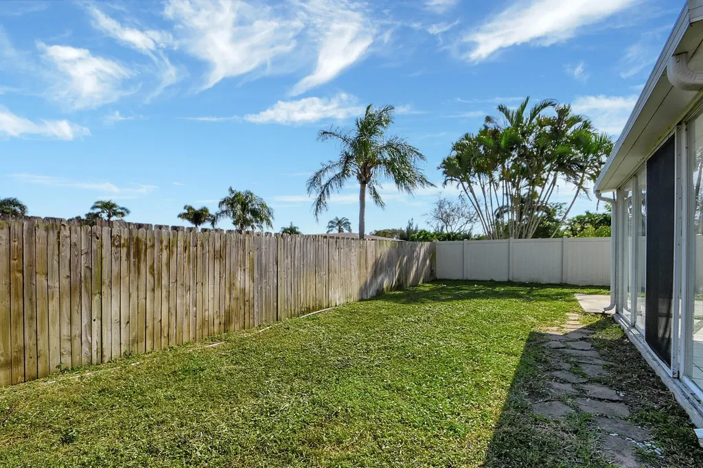 215 NW 40th Avenue Delray Beach FL 33445