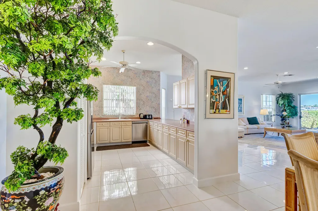 919 Augusta Pointe Drive Palm Beach Gardens FL 33418