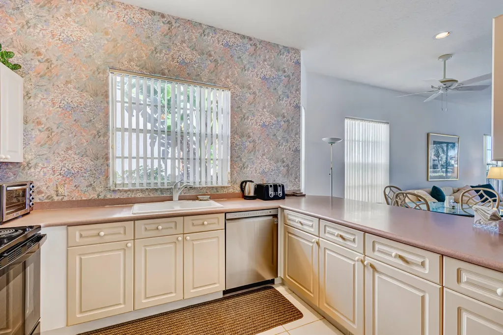 919 Augusta Pointe Drive Palm Beach Gardens FL 33418