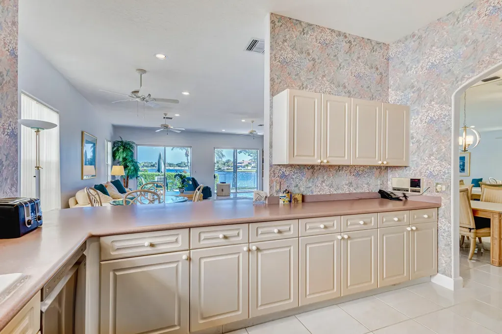 919 Augusta Pointe Drive Palm Beach Gardens FL 33418