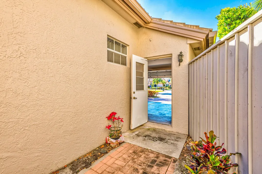 919 Augusta Pointe Drive Palm Beach Gardens FL 33418