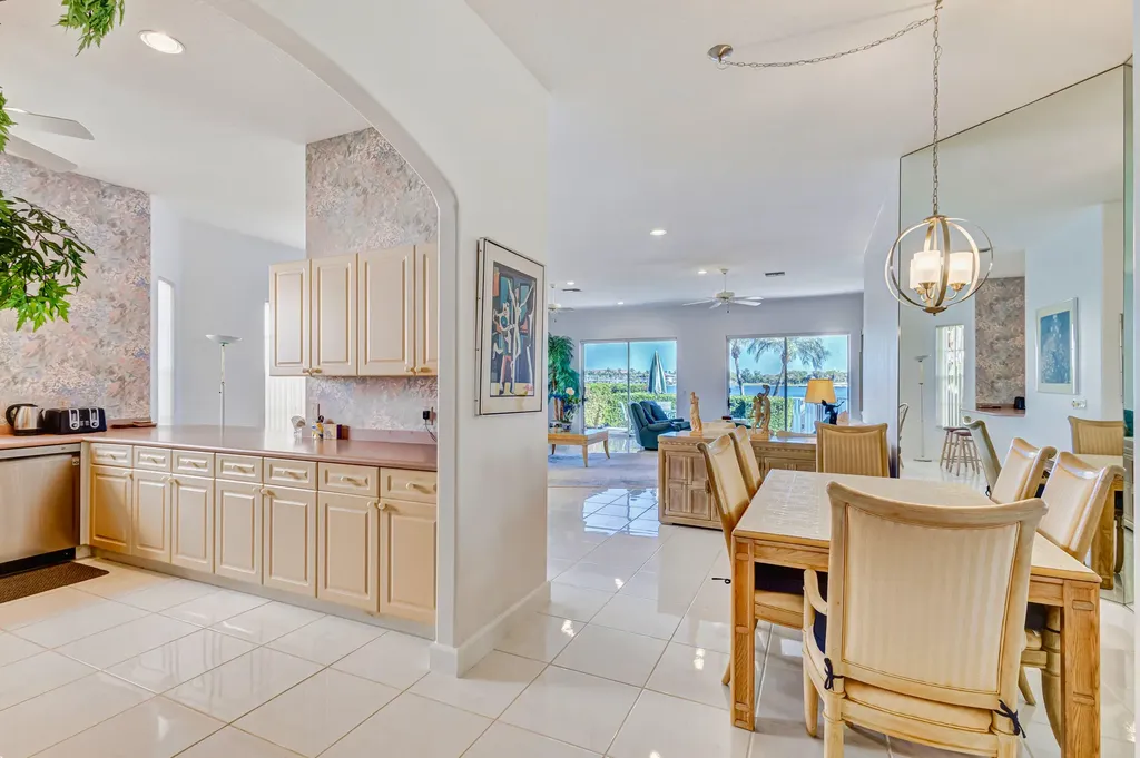 919 Augusta Pointe Drive Palm Beach Gardens FL 33418