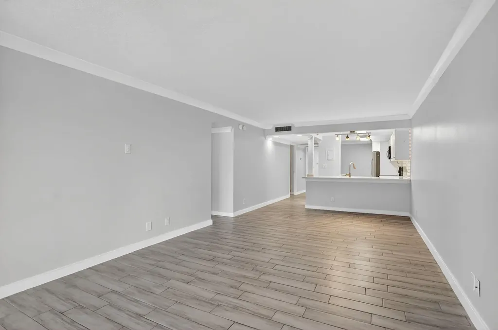 8 Royal Palm Way Boca Raton FL 33432