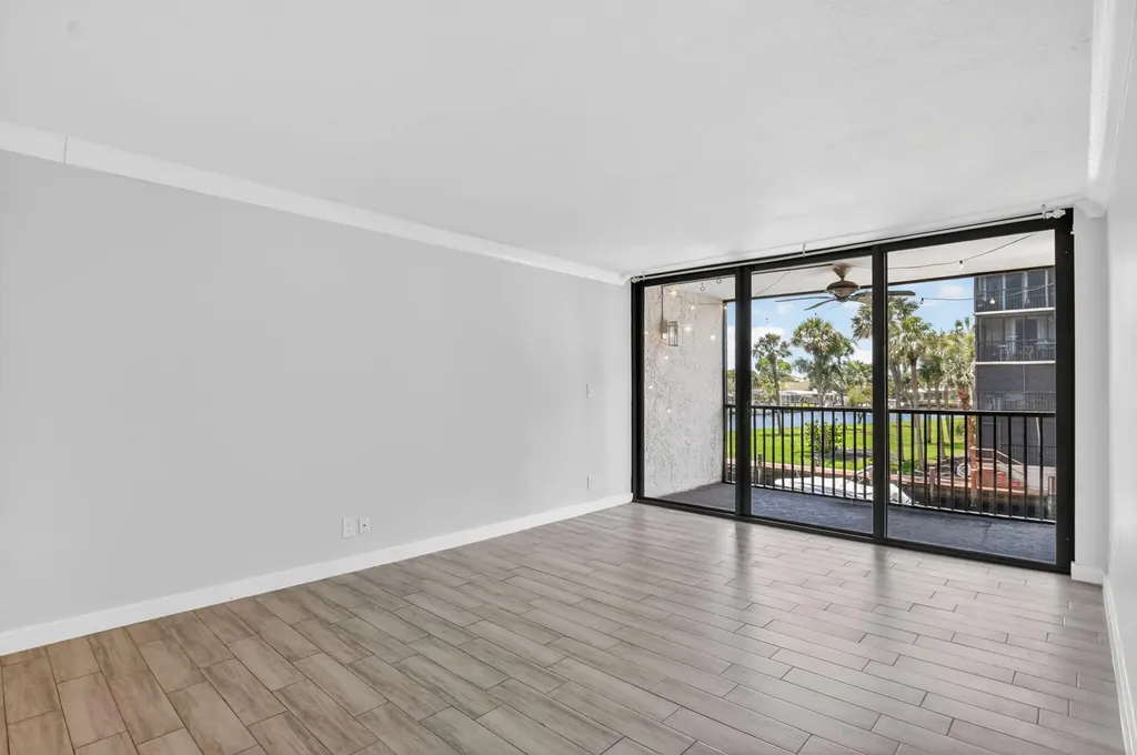 8 Royal Palm Way Boca Raton FL 33432