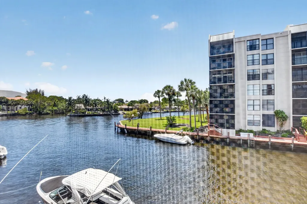 8 Royal Palm Way Boca Raton FL 33432