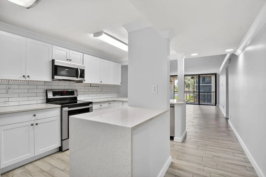 8 Royal Palm Way Boca Raton FL 33432