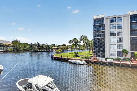 8 Royal Palm Way Boca Raton FL 33432