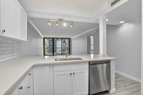 8 Royal Palm Way Boca Raton FL 33432