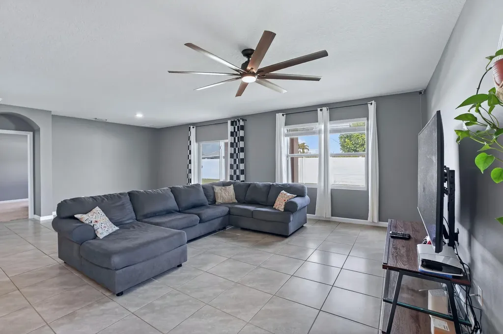 557 SW Columbus Drive Port St Lucie FL 34953