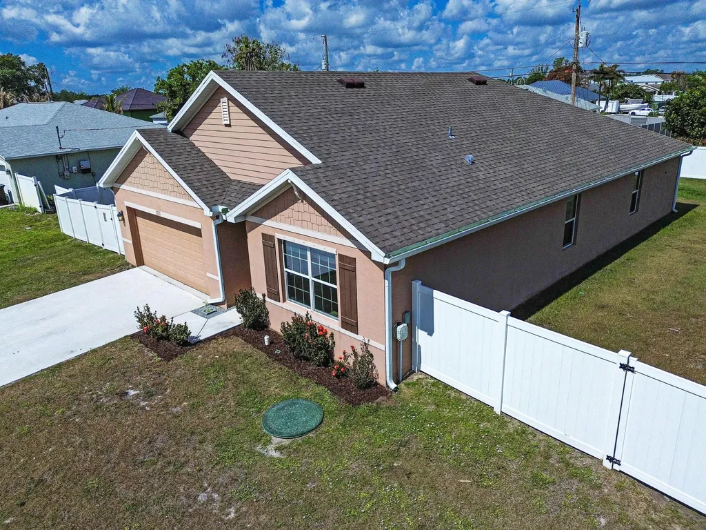 557 SW Columbus Drive Port St Lucie FL 34953