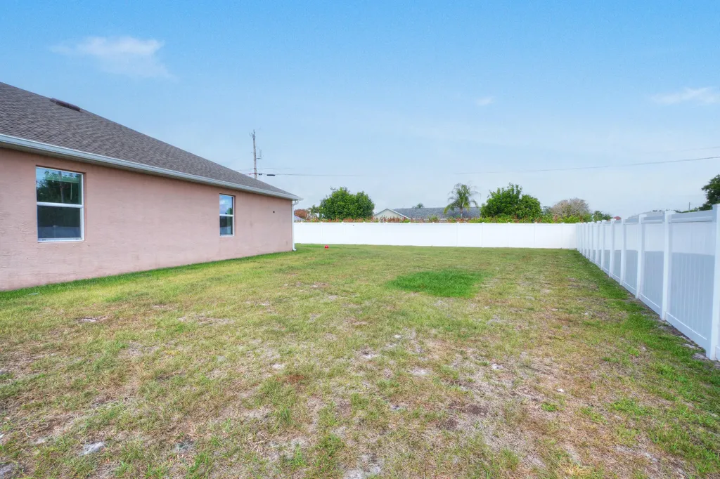 557 SW Columbus Drive Port St Lucie FL 34953