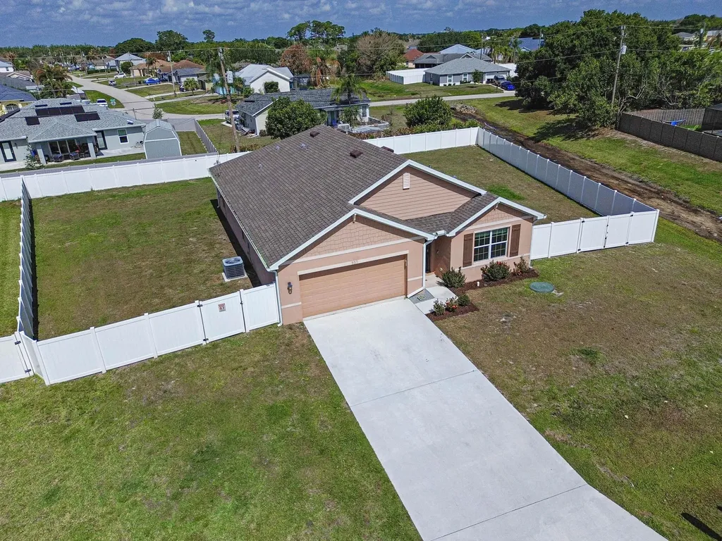 557 SW Columbus Drive Port St Lucie FL 34953