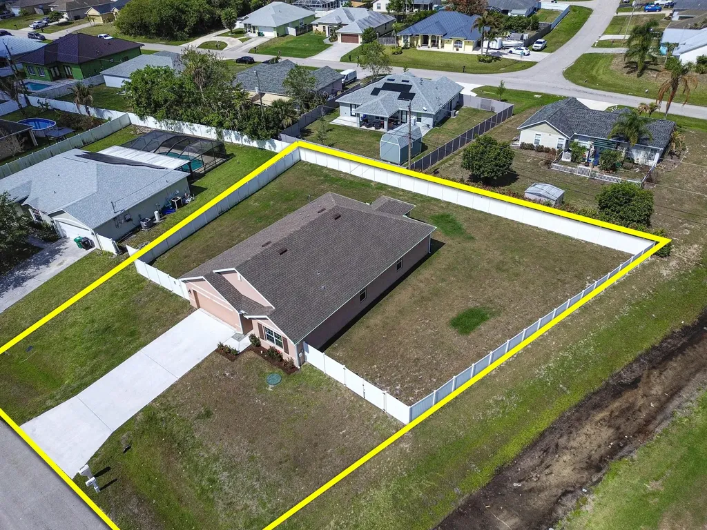 557 SW Columbus Drive Port St Lucie FL 34953