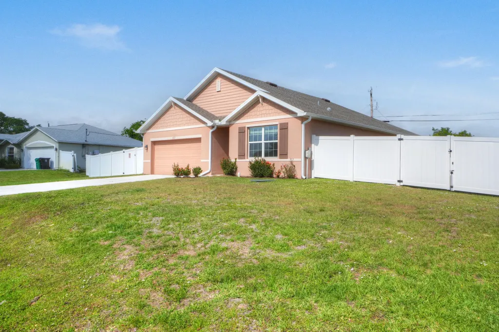 557 SW Columbus Drive Port St Lucie FL 34953