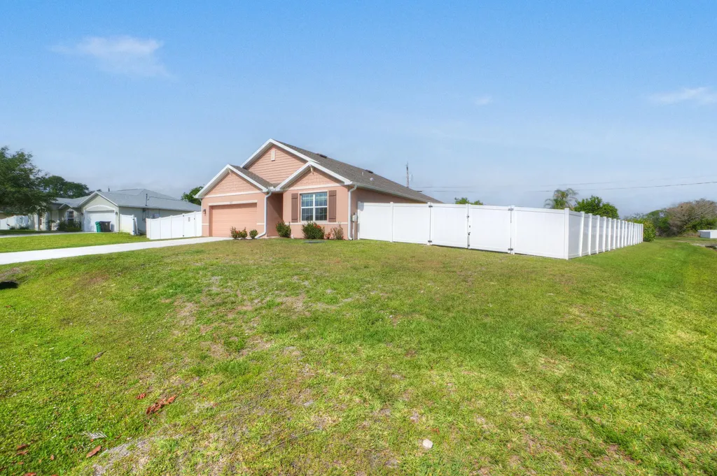 557 SW Columbus Drive Port St Lucie FL 34953