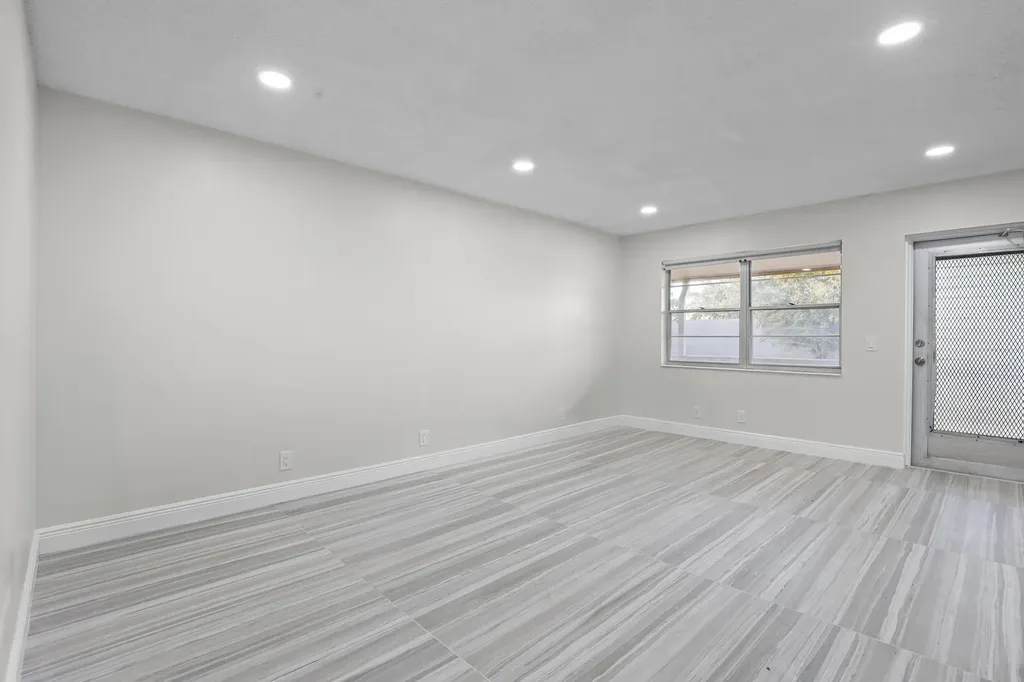 148 Hastings I West Palm Beach FL 33417
