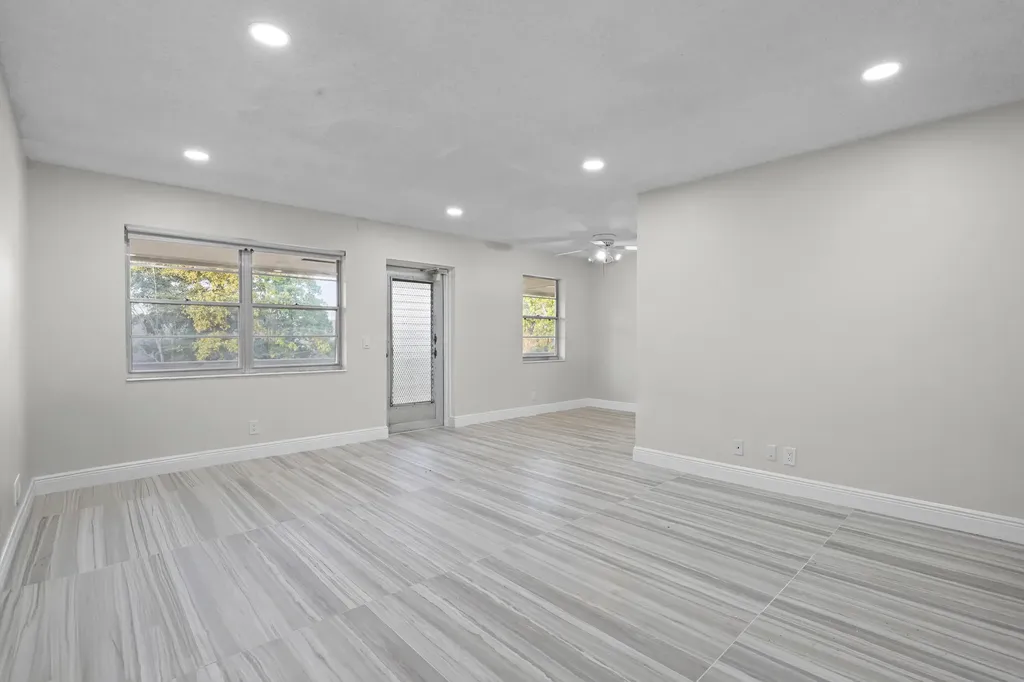 148 Hastings I West Palm Beach FL 33417