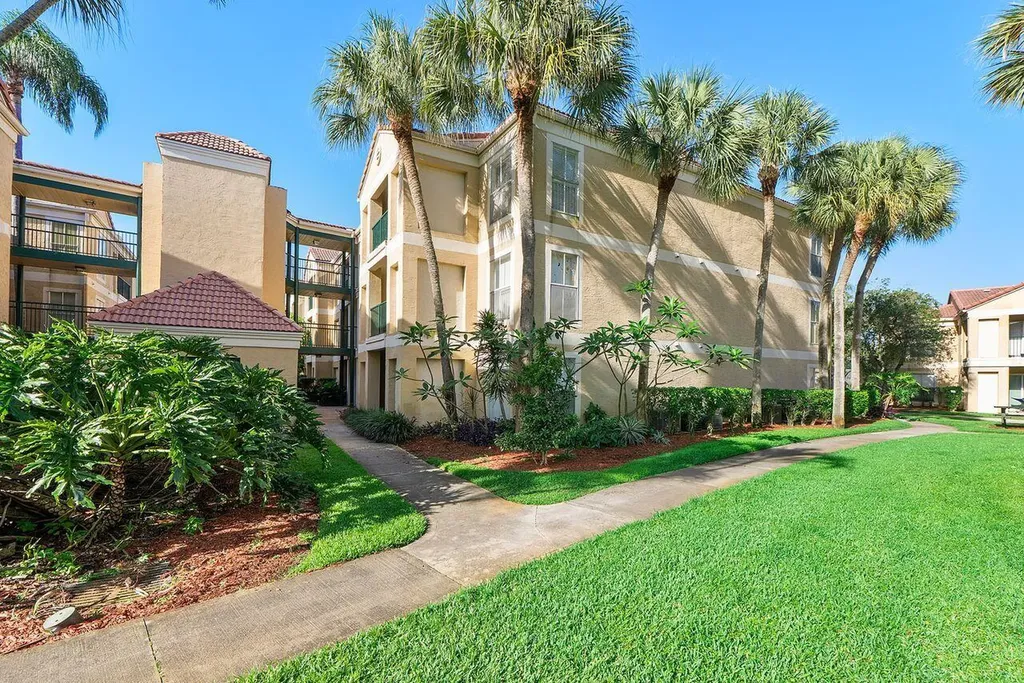 875 Riverside Drive Coral Springs FL 33071