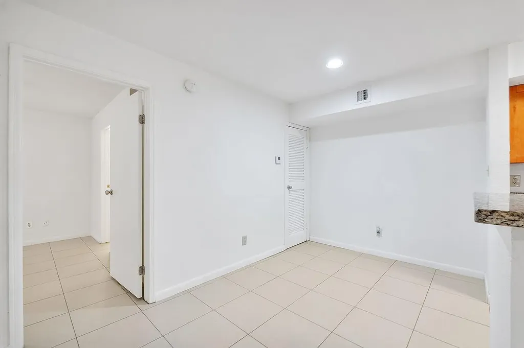 875 Riverside Drive Coral Springs FL 33071