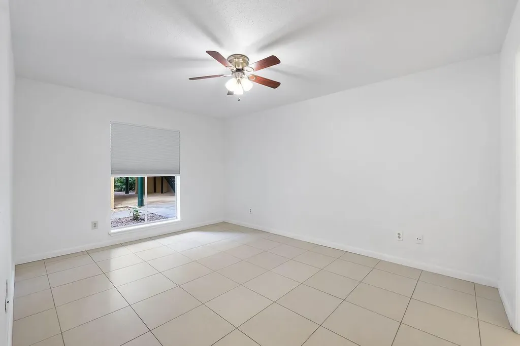 875 Riverside Drive Coral Springs FL 33071
