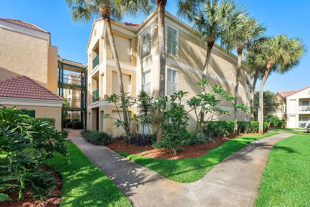 875 Riverside Drive Coral Springs FL 33071