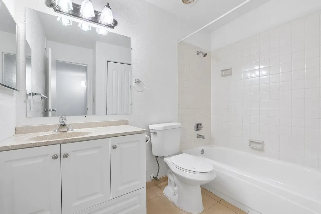 875 Riverside Drive Coral Springs FL 33071