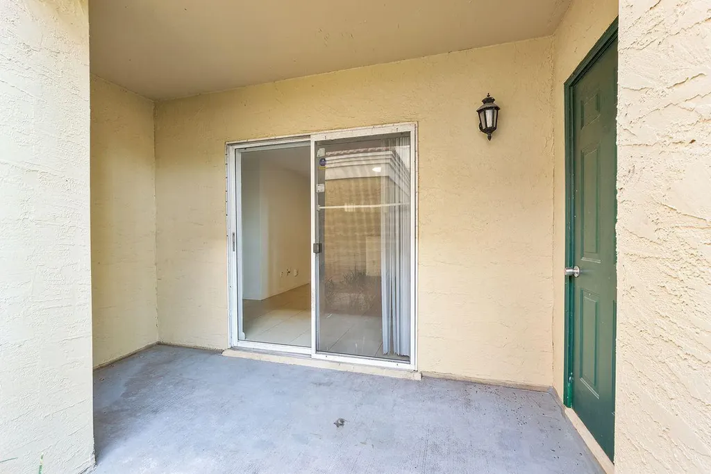 875 Riverside Drive Coral Springs FL 33071