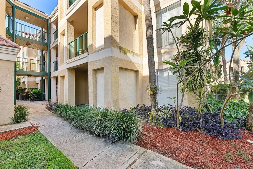 875 Riverside Drive Coral Springs FL 33071