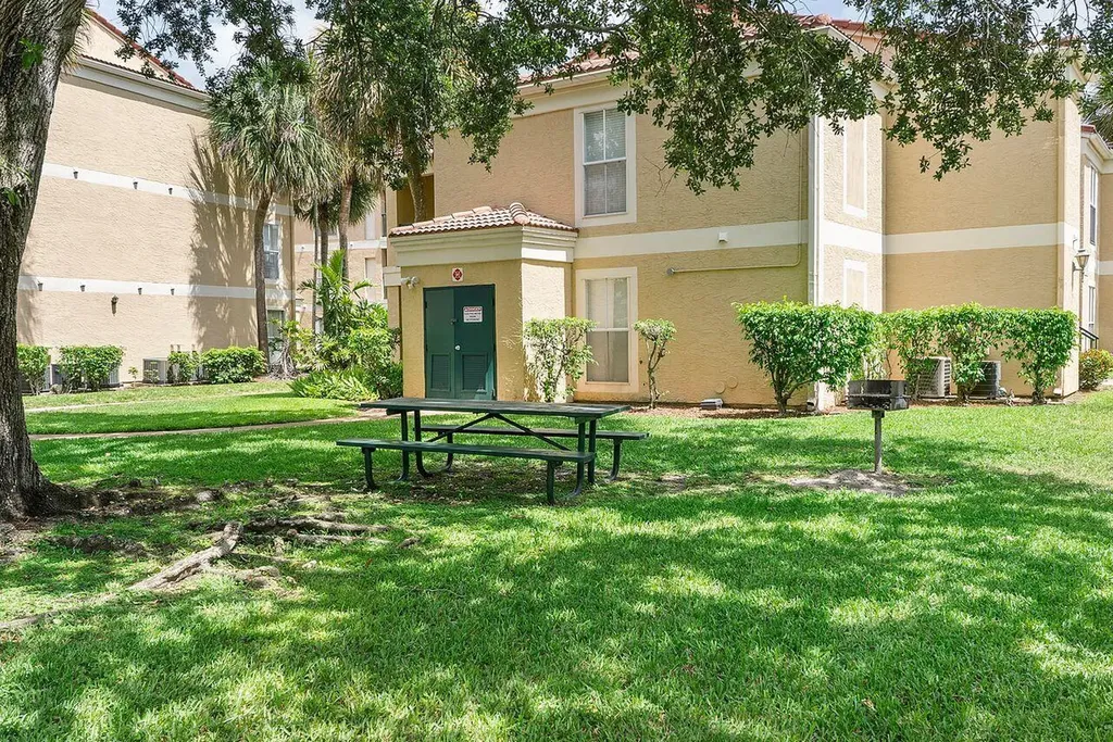 875 Riverside Drive Coral Springs FL 33071
