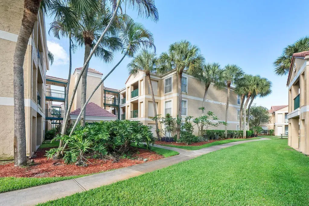 875 Riverside Drive Coral Springs FL 33071