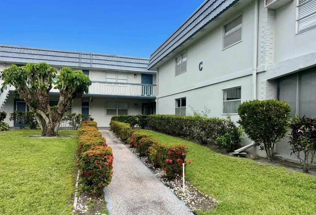163 Tuscany C Delray Beach FL 33446