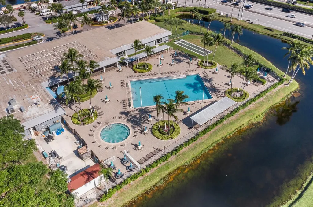 163 Tuscany C Delray Beach FL 33446