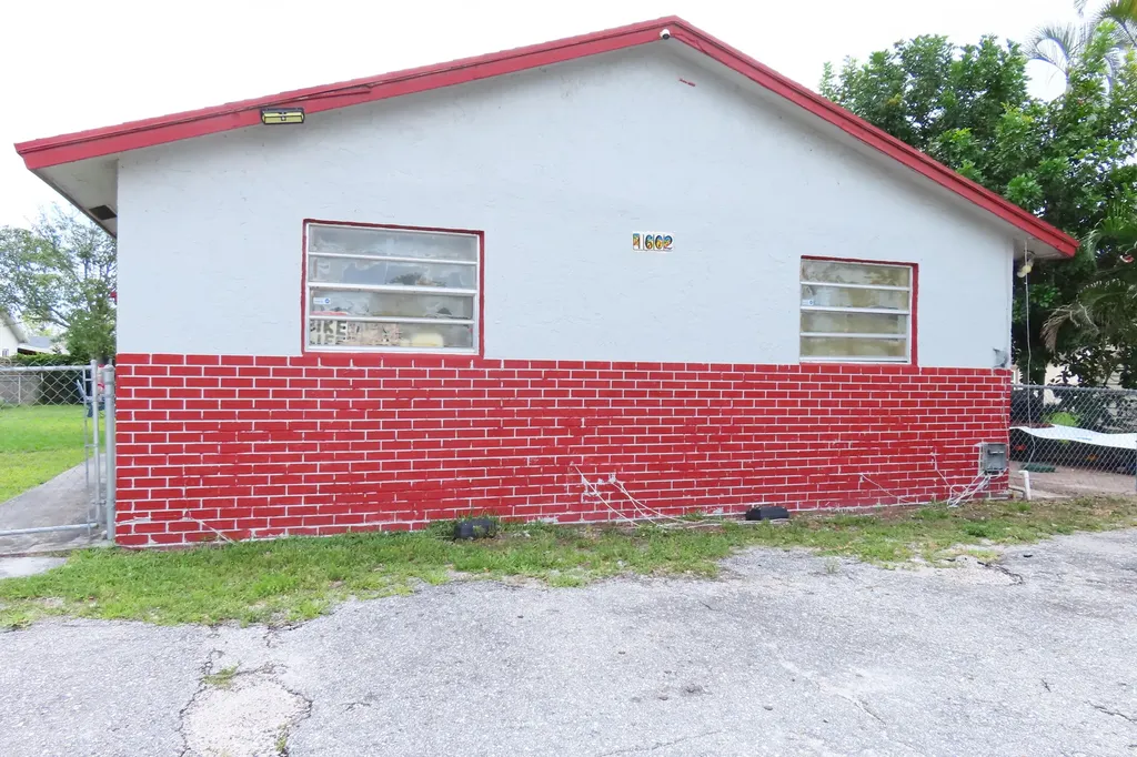 1602 Meridian Road West Palm Beach FL 33417