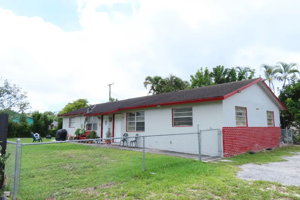1602 Meridian Road West Palm Beach FL 33417