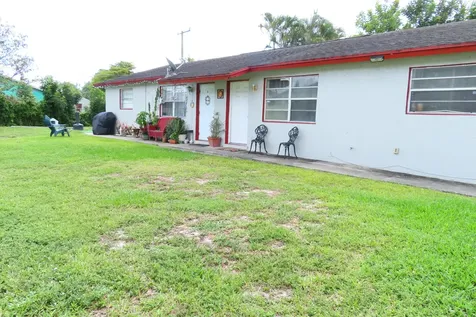 1602 Meridian Road West Palm Beach FL 33417