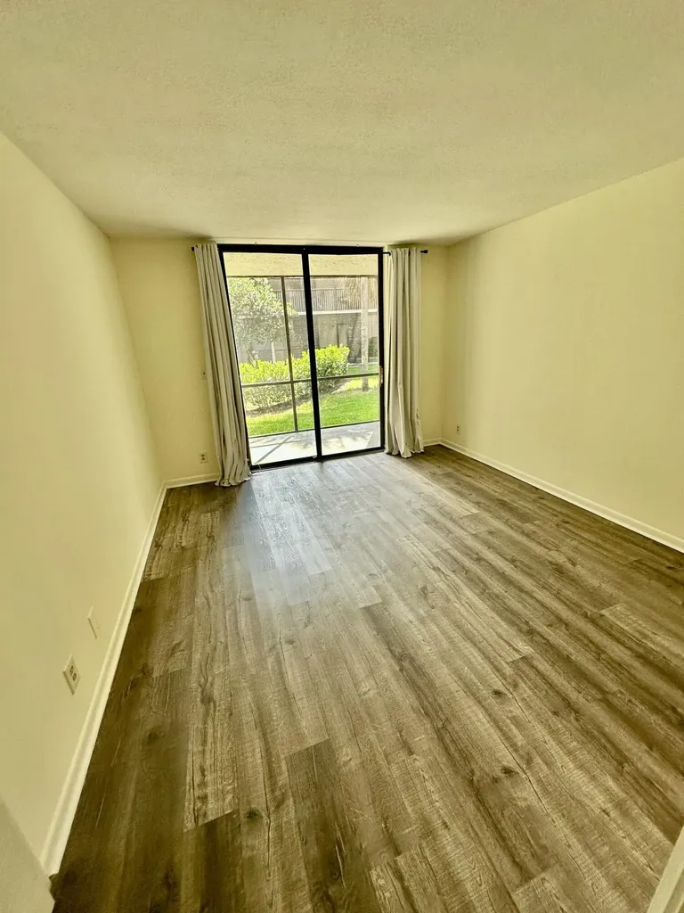 1250 S Military Trail Deerfield Beach FL 33442