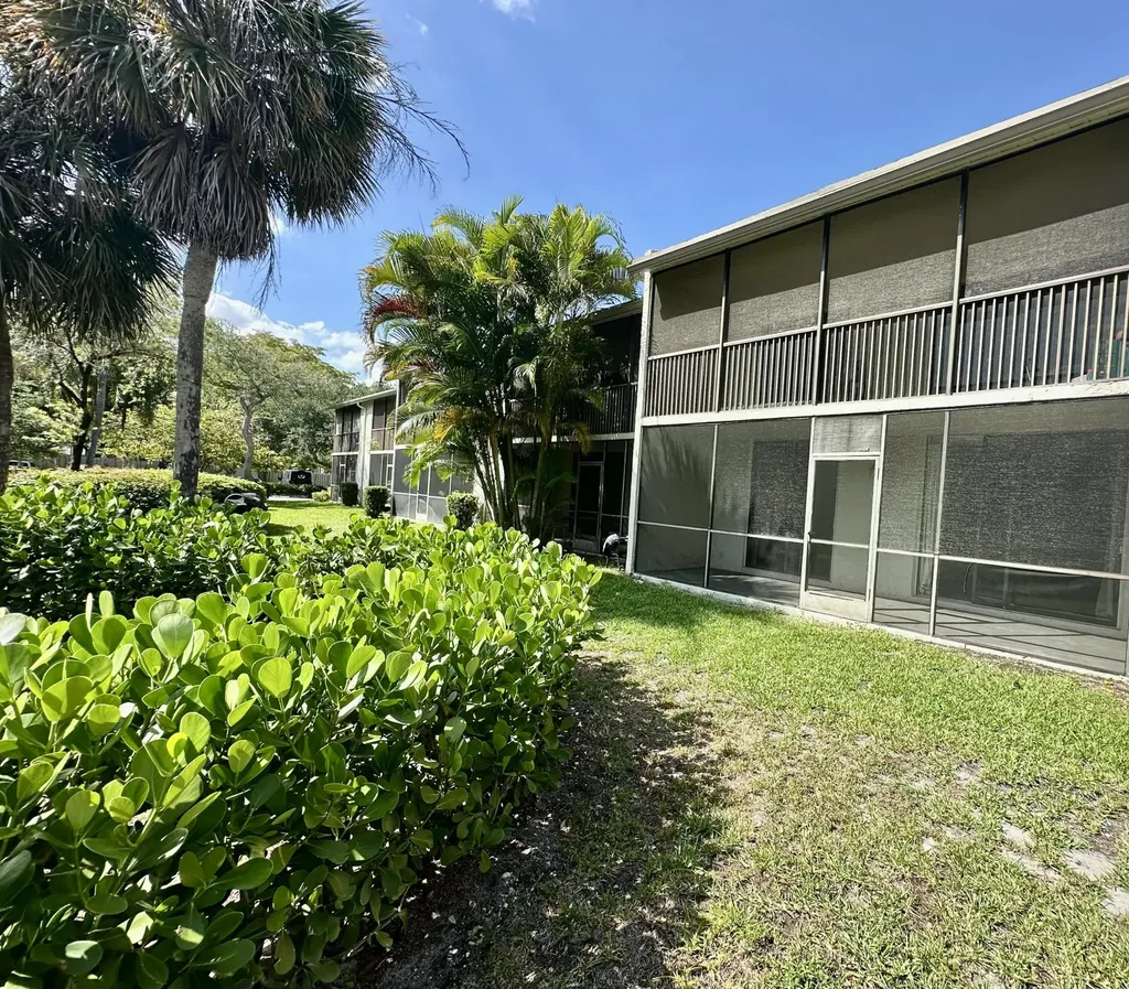 1250 S Military Trail Deerfield Beach FL 33442
