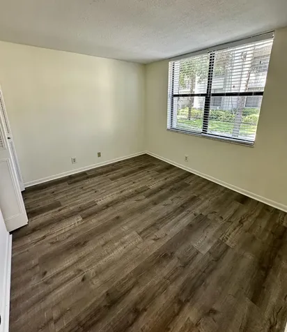 1250 S Military Trail Deerfield Beach FL 33442