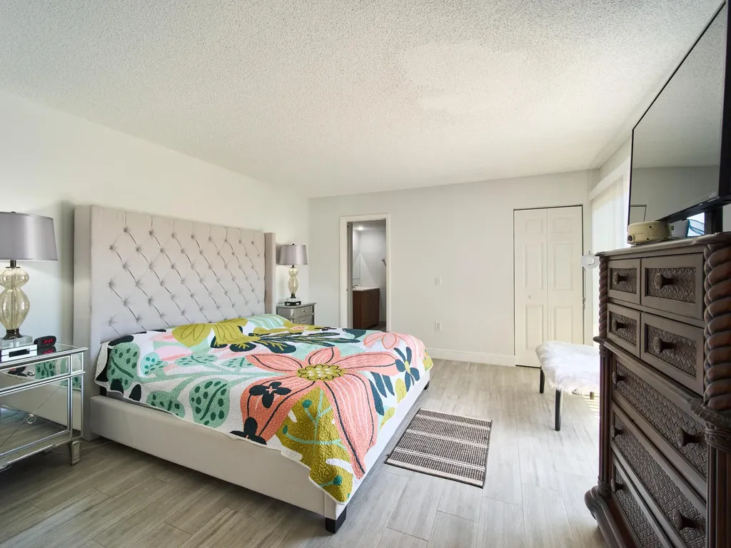 1120 11th Court Palm Beach Gardens FL 33410