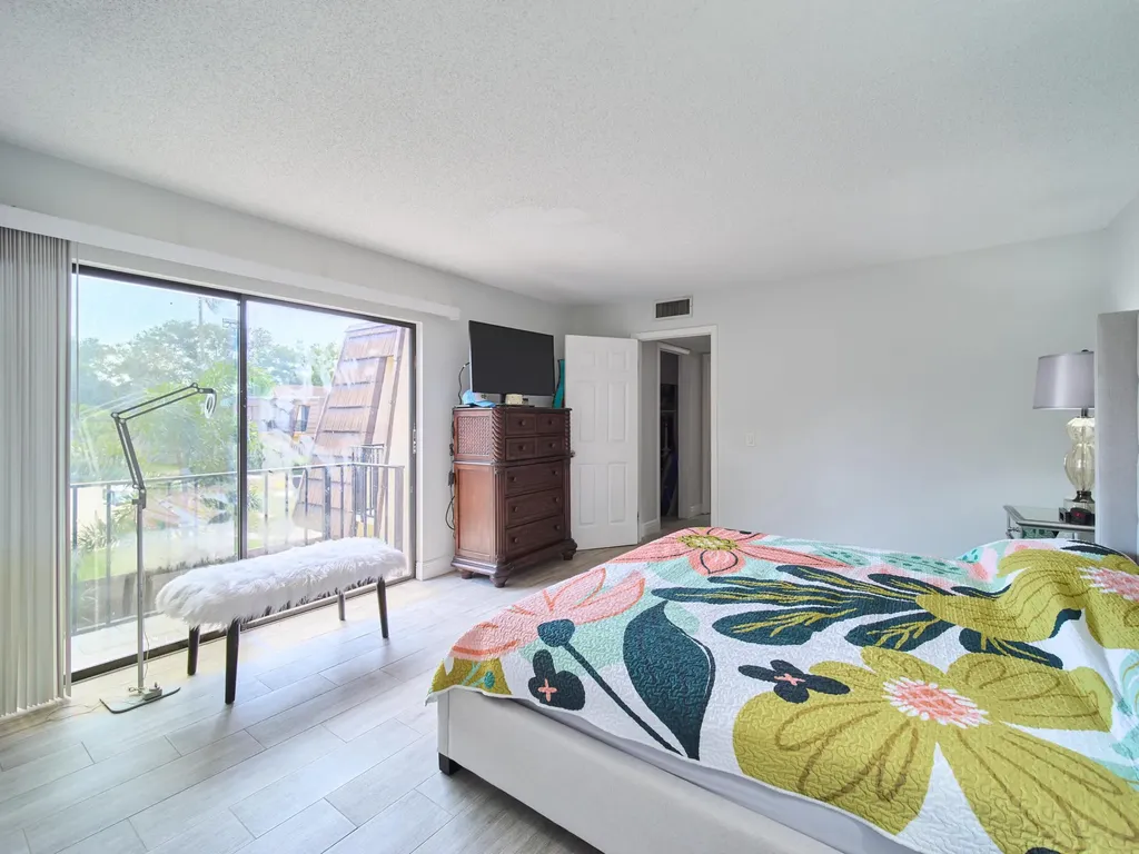 1120 11th Court Palm Beach Gardens FL 33410