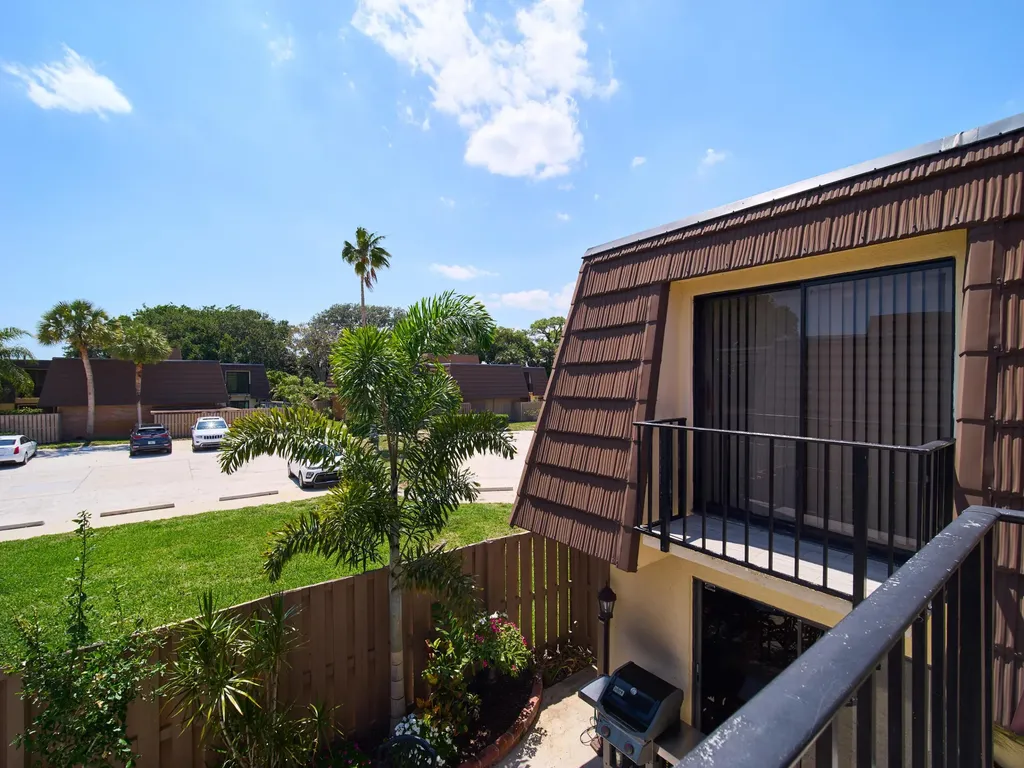 1120 11th Court Palm Beach Gardens FL 33410
