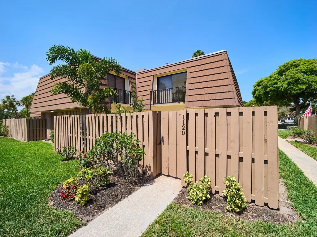 1120 11th Court Palm Beach Gardens FL 33410