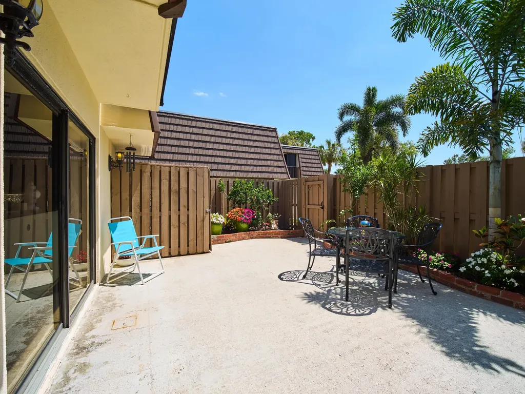 1120 11th Court Palm Beach Gardens FL 33410