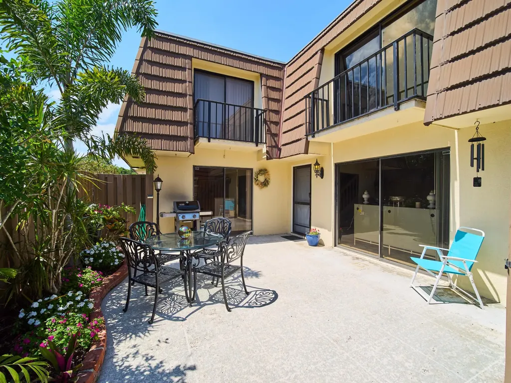 1120 11th Court Palm Beach Gardens FL 33410