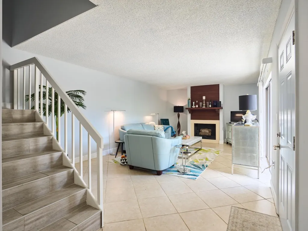 1120 11th Court Palm Beach Gardens FL 33410