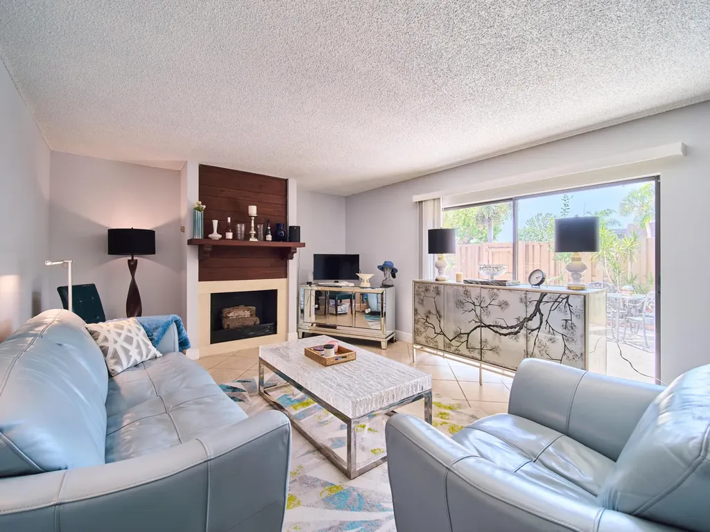 1120 11th Court Palm Beach Gardens FL 33410